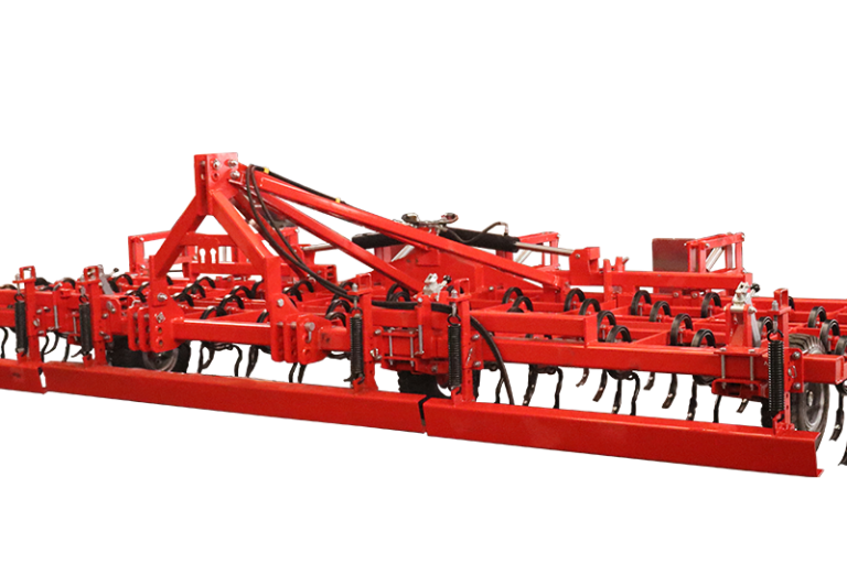 Préparateur de lit de semence rouge Toscano avec dents vibrantes et rouleau de finition.