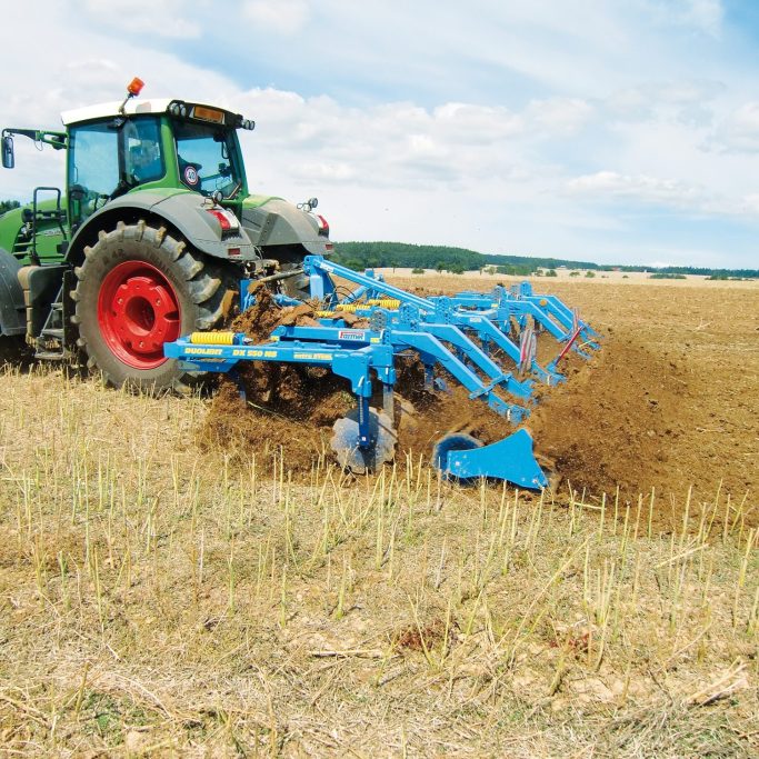 Farmet Duolent — Cultivateur 2 rangs polyvalent Farmet Duolent en décompactage profond, dents avec sécurité non-stop, socs interchangeables