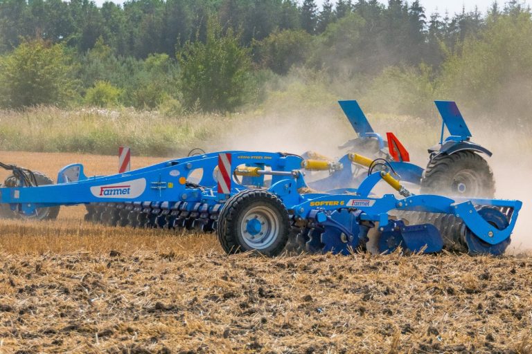 déchaumeur à disque de la marque FARMET. C'est un outil du travail du sol très efficace