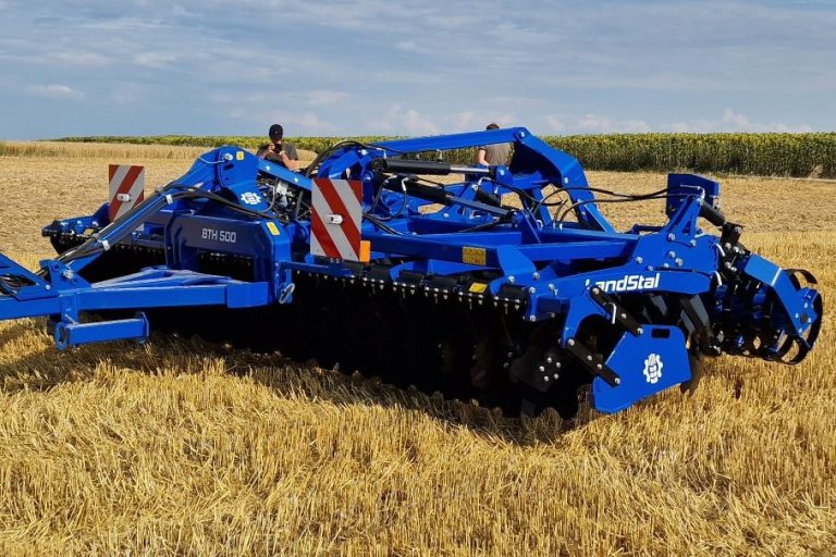 Déchaumeur à disque indépendants de la marque LANDSTAL allant d'une petite largeur jusqu'au plus imposante