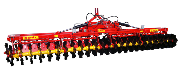 Déchaumeur à disques rouge Brix avec rouleau de finition lourd, un outil de travail du sol forgé pour durer et conçu pour performer.