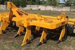 Outil de décompactage jaune robuste de la marque Gascon, idéal pour relancer le drainage naturel des parcelles.