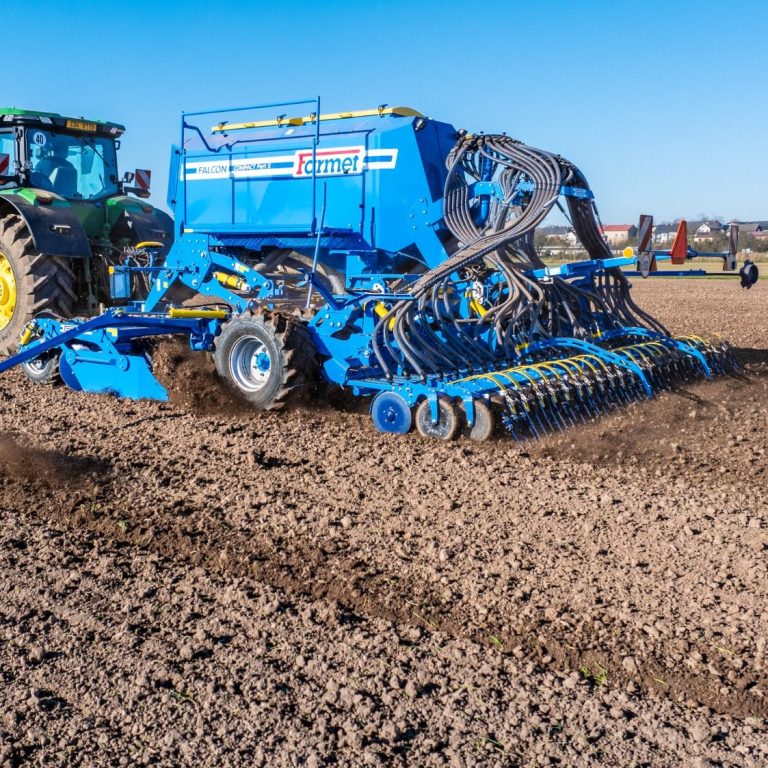Farmet Falcon Compact — Semoir combiné compact Semoir combiné modulaire Farmet Falcon Compact pour tracteurs de moyenne puissance, préparation et semis intégrés