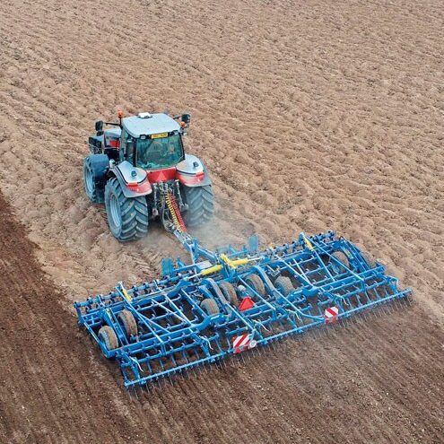 Farmet Verso — Vibroculteur sols lourds Vibroculteur Farmet Verso, 5 rangs de dents vibrantes pour aération des sols humides et lourds